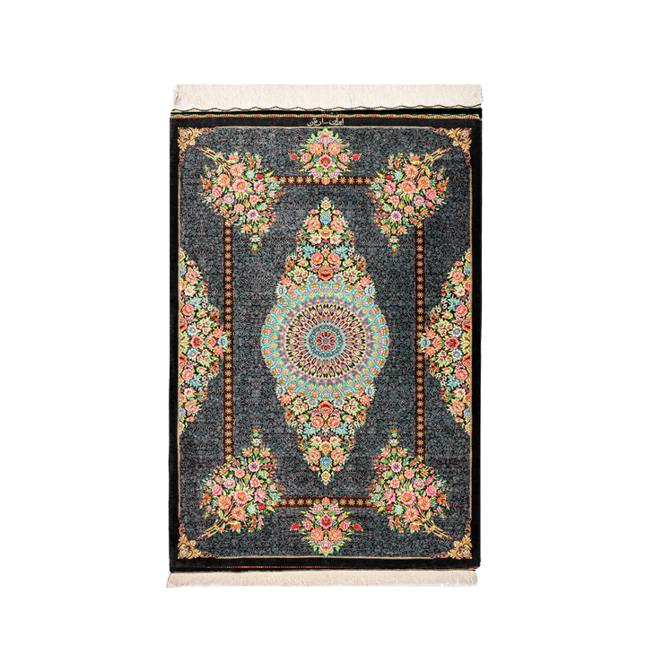 Medallion Persian handmade rug
