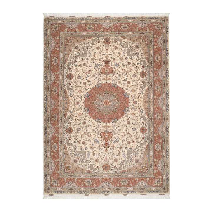 Medallion Shah Abbasi Persian handmade wool and silk rug in Beige, 600 × 400 cm