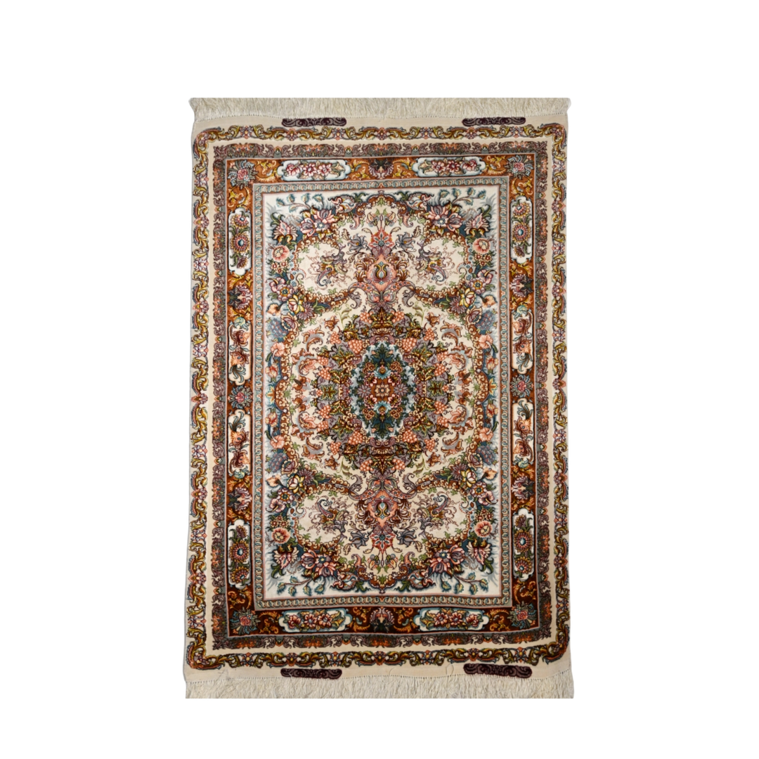 Medallion Persian handmade rug