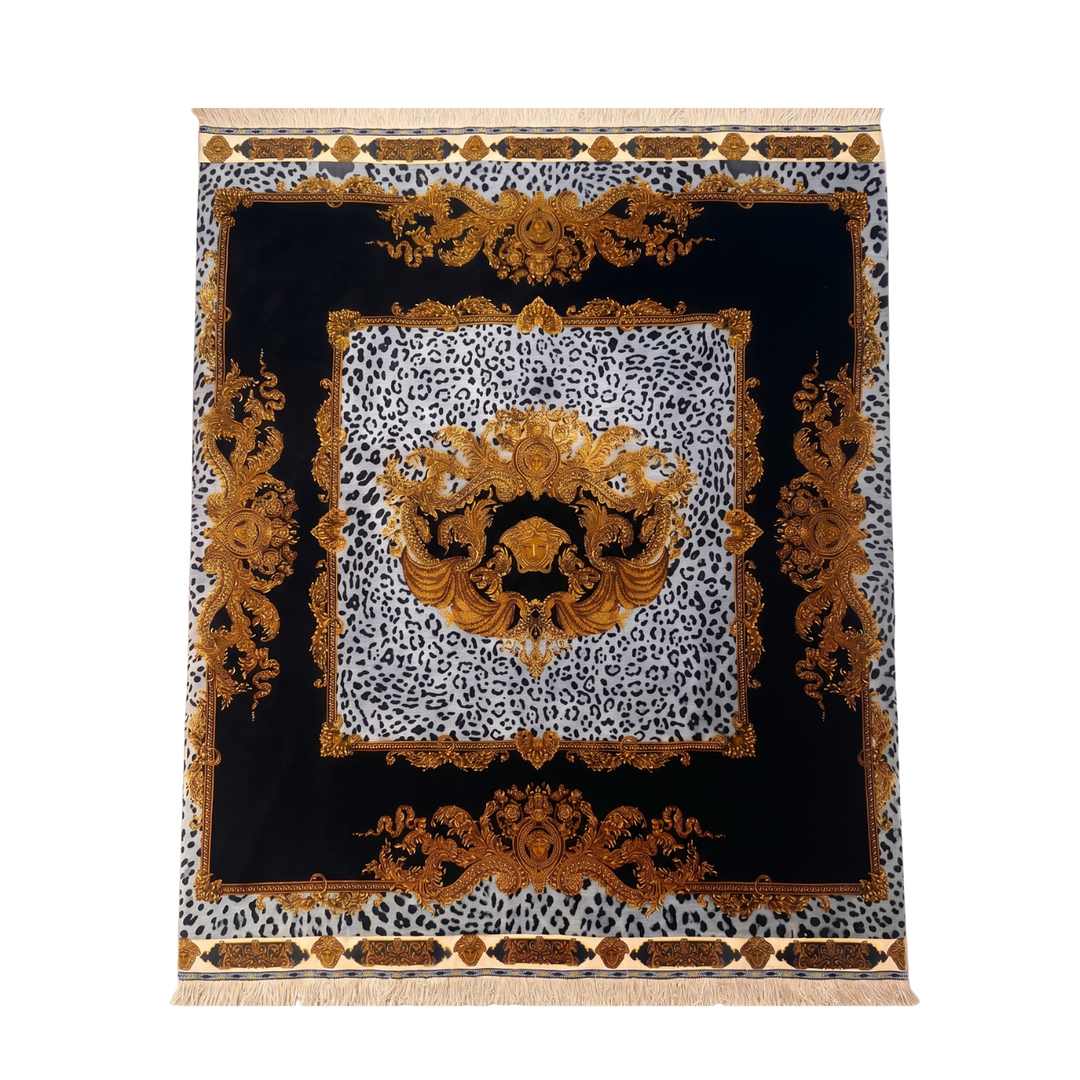 Medallion Persian handmade silk rug in Versache, Blue