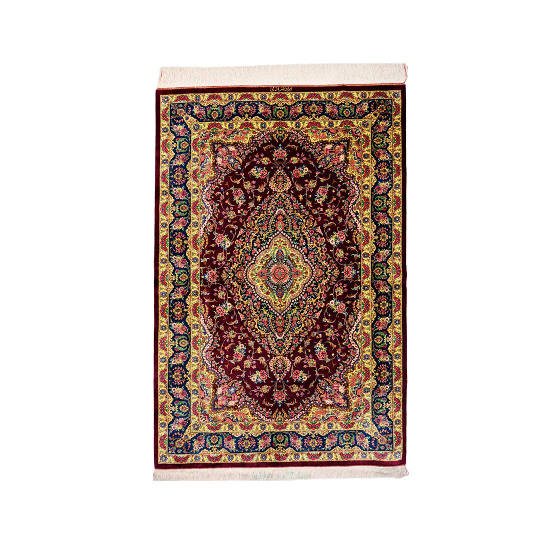Central Medallion Persian handmade silk rug in Red, 150 × 100 cm