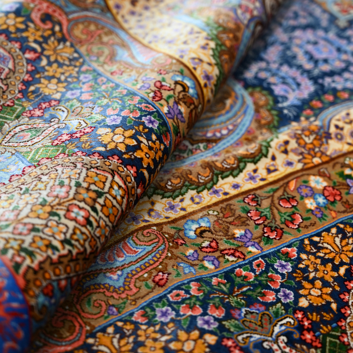 Medallion Persian handmade rug
