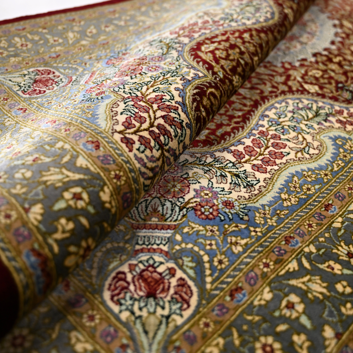 Prayer Persian handmade silk rug in Red, 115 × 76 cm