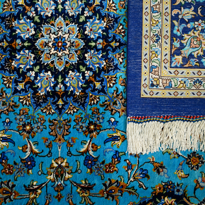 Central Medallion Persian handmade silk rug in Blue, 142 × 97 cm