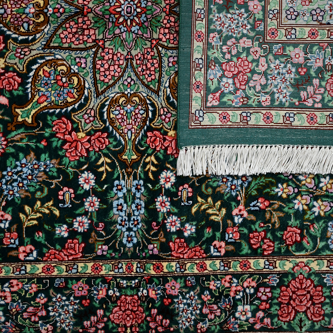 Central Medallion Persian handmade silk rug in Green, 119 × 78 cm