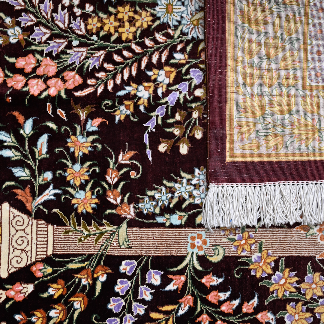 Vase Persian handmade rug