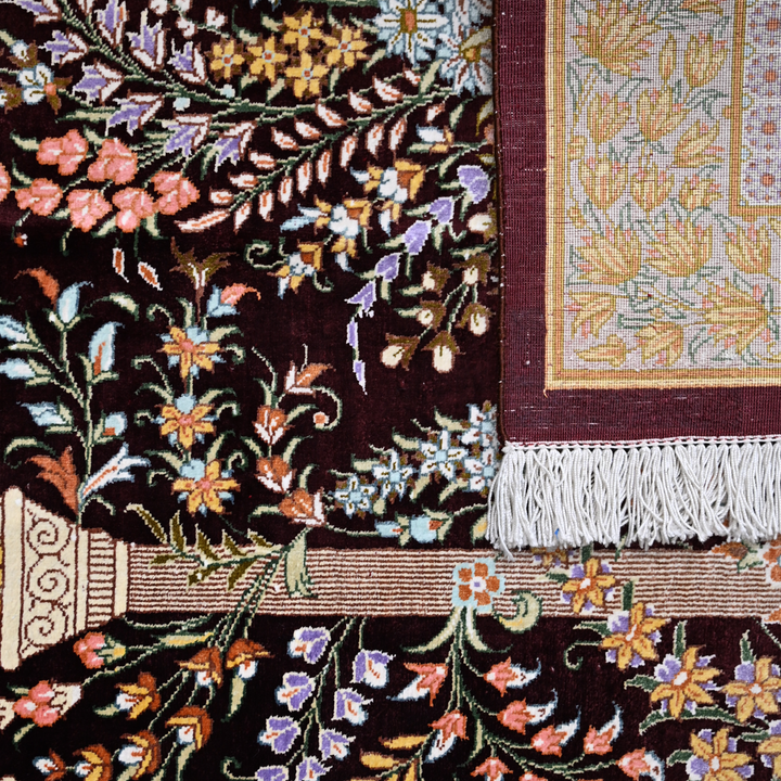 Vase Persian handmade rug