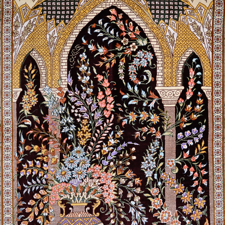 Vase Persian handmade rug