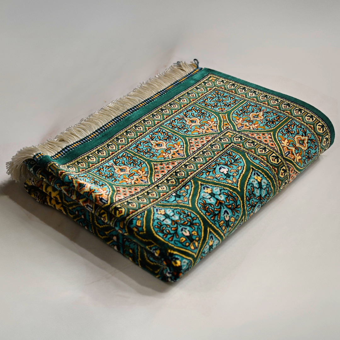 Islamic Persian handmade silk rug in Green, 123 × 81 cm