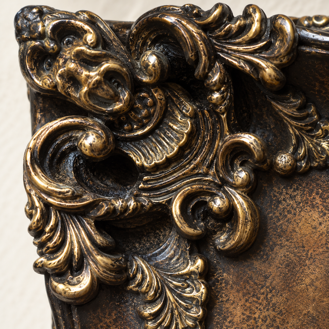 MW-1041: AI-styled macro of the ornate antiqued frame corner and its raised scroll relief. Refer to original product photograph for exact details.
