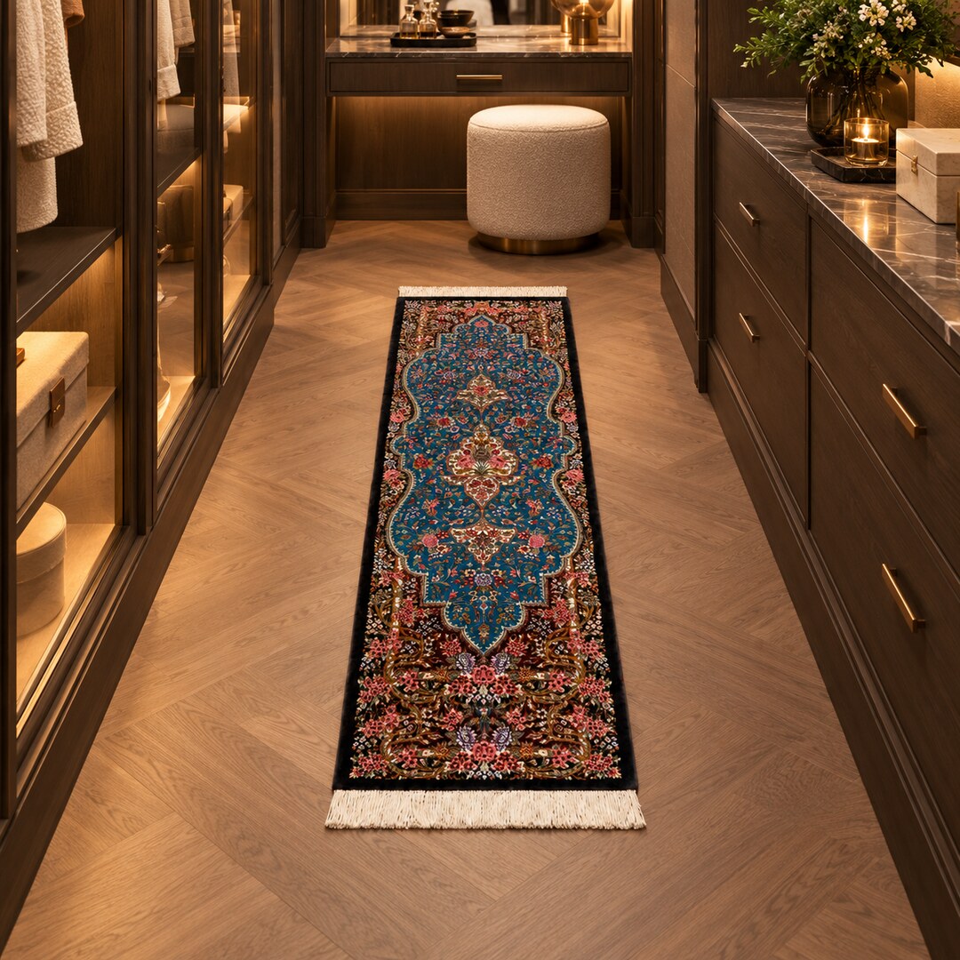 AI-generated interior visualization — MW-HM-0513, 117 x 38 cm, handmade silk runner; illustrative styling, not a customer project or measurement.